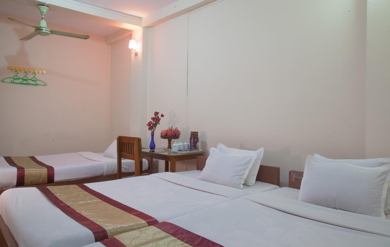 Mother Land Inn 2 Янгон Экстерьер фото